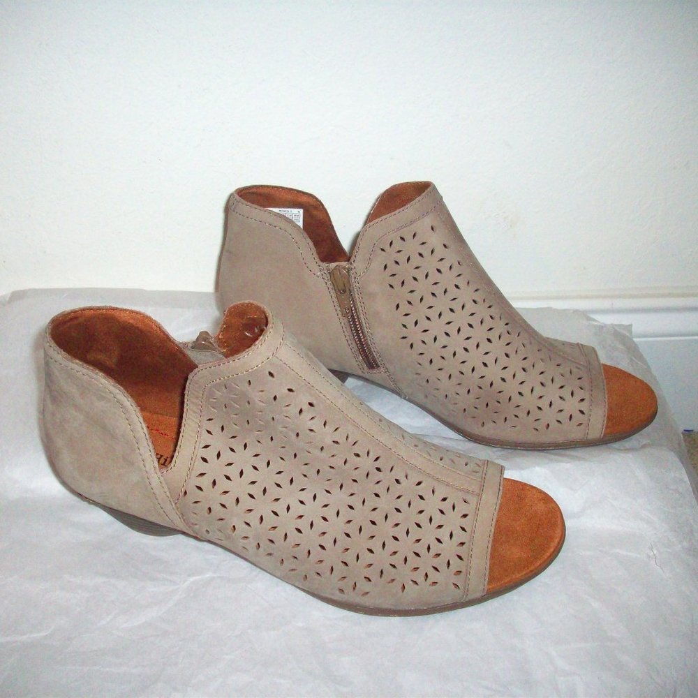 Cobb Hill Open Toe Bootie Tan 9.5 NEW